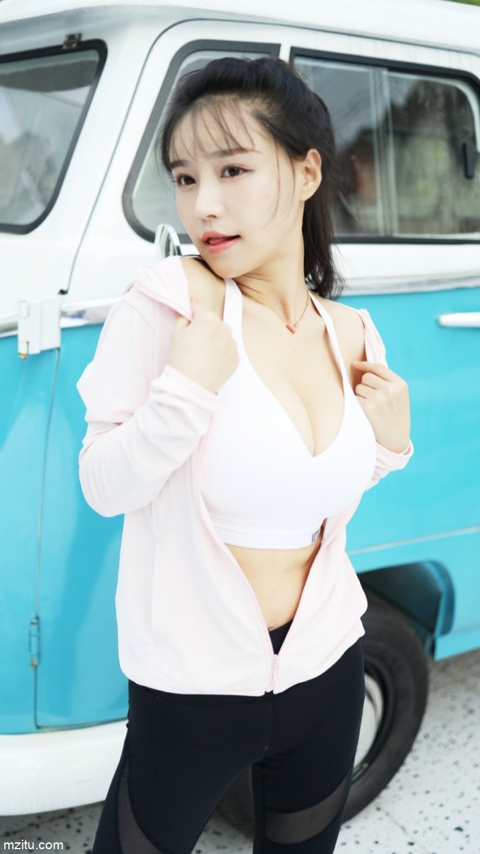 灵动俏皮清新养眼 可爱美少女朱可儿有胸有臀前凸后翘