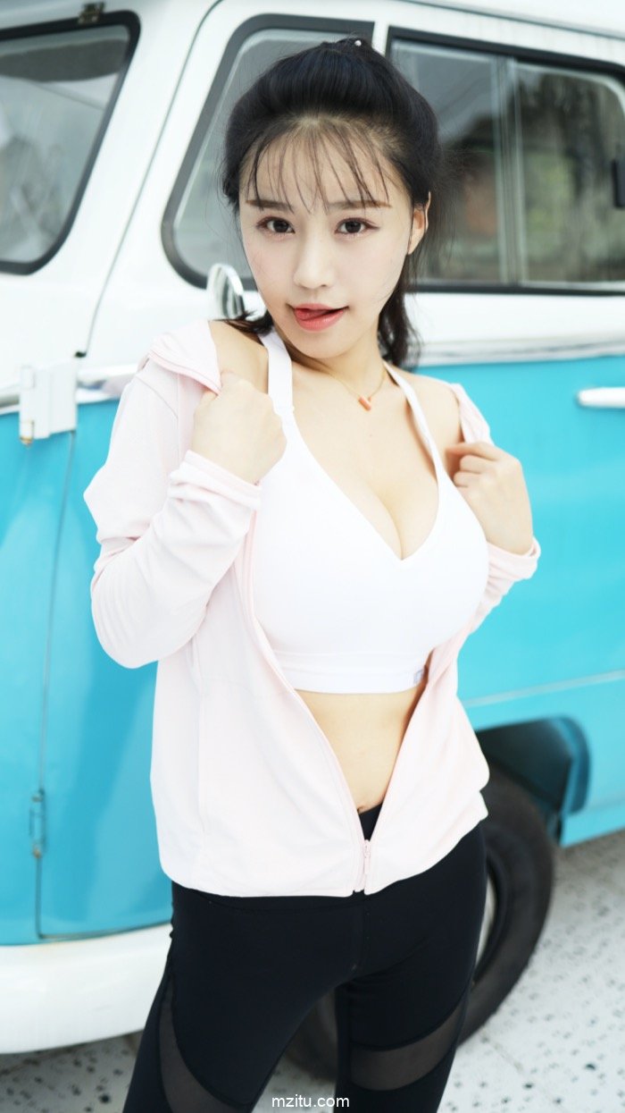 灵动俏皮清新养眼 可爱美少女朱可儿有胸有臀前凸后翘