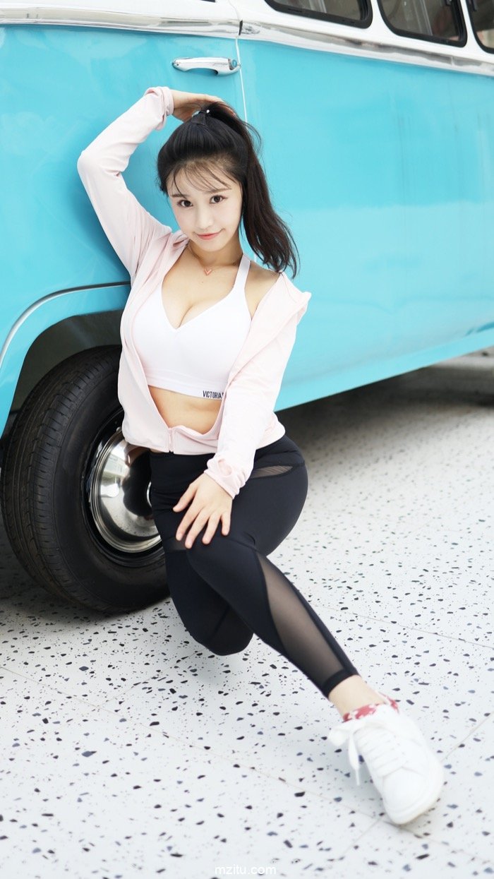 灵动俏皮清新养眼 可爱美少女朱可儿有胸有臀前凸后翘
