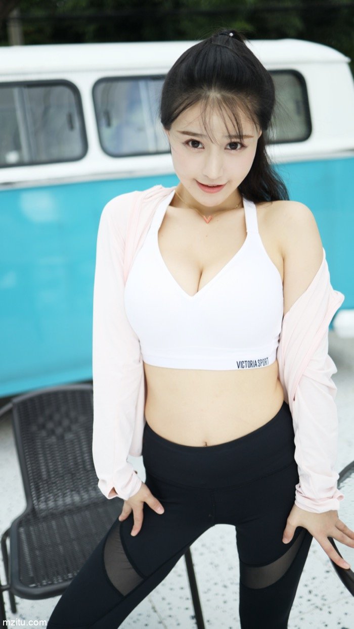 灵动俏皮清新养眼 可爱美少女朱可儿有胸有臀前凸后翘