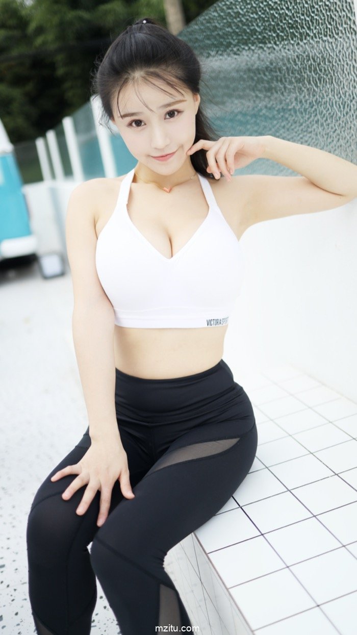 灵动俏皮清新养眼 可爱美少女朱可儿有胸有臀前凸后翘