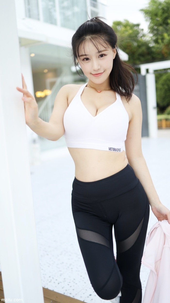灵动俏皮清新养眼 可爱美少女朱可儿有胸有臀前凸后翘