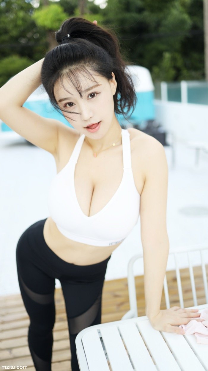 灵动俏皮清新养眼 可爱美少女朱可儿有胸有臀前凸后翘