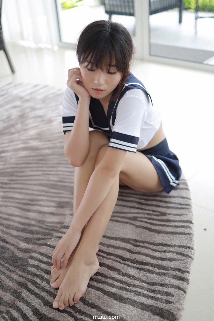 少女风十足！可爱萌妹子仓井优香性感JK制服撩倒宅男