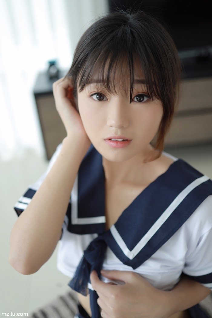 少女风十足！可爱萌妹子仓井优香性感JK制服撩倒宅男