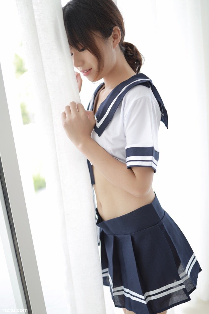 少女风十足！可爱萌妹子仓井优香性感JK制服撩倒宅男