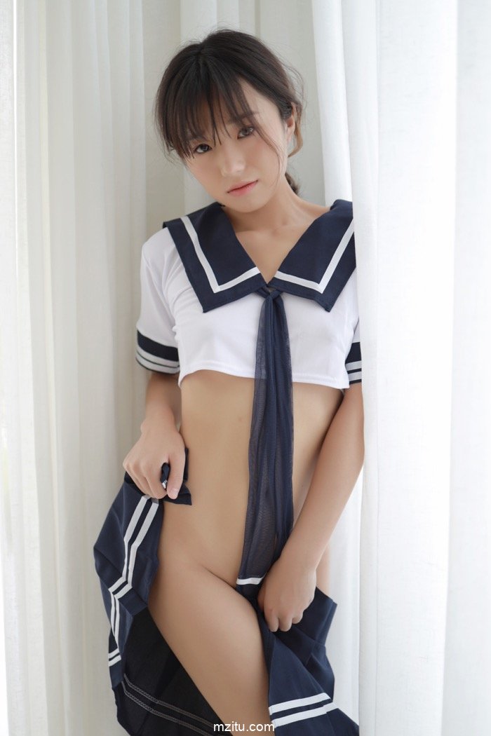 少女风十足！可爱萌妹子仓井优香性感JK制服撩倒宅男