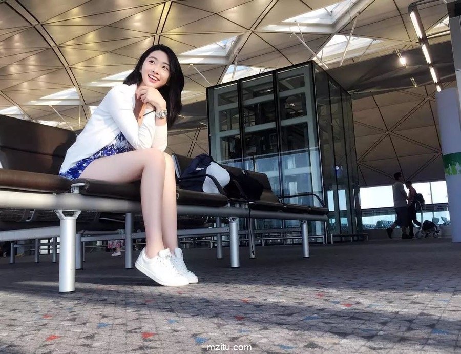 来自香港小姐姐的小姐姐@黄静蓝 甜美可爱超级养眼