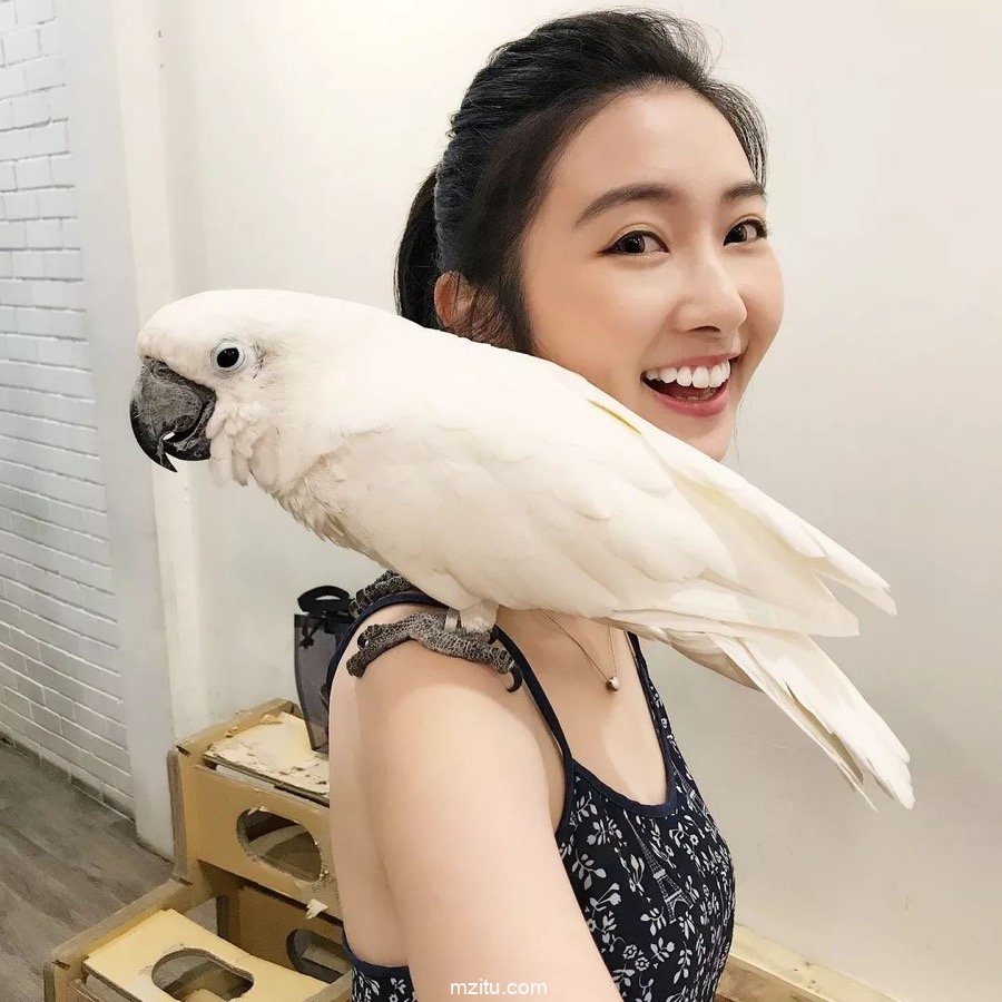 来自香港小姐姐的小姐姐@黄静蓝 甜美可爱超级养眼