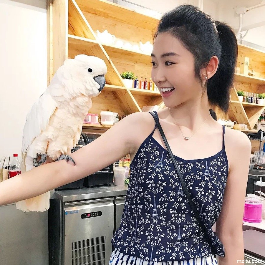 来自香港小姐姐的小姐姐@黄静蓝 甜美可爱超级养眼
