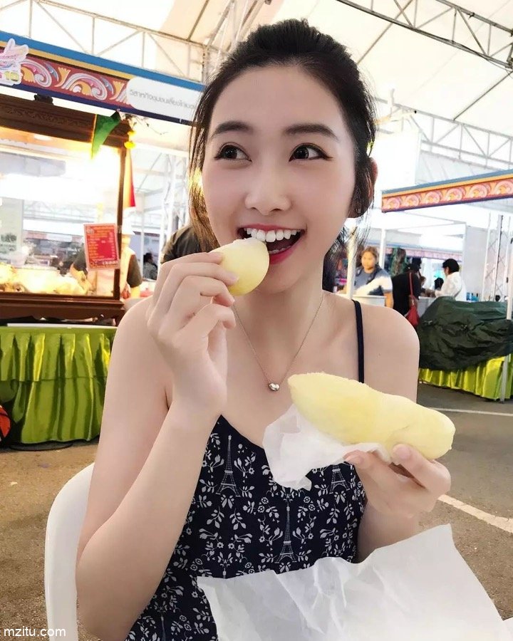 来自香港小姐姐的小姐姐@黄静蓝 甜美可爱超级养眼