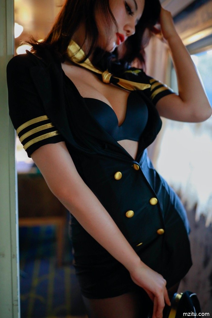 开往性福之地的列车！美女乘务员阿朱全程为您服务