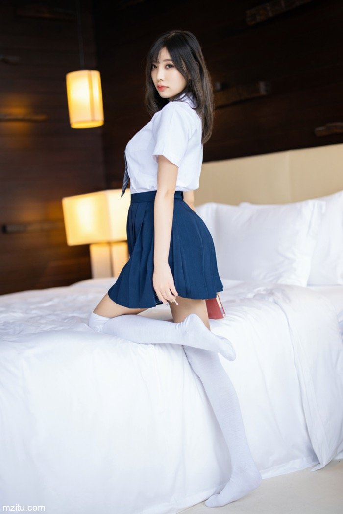 甜美女神杨晨晨变装小剧场：被调教的清纯校花