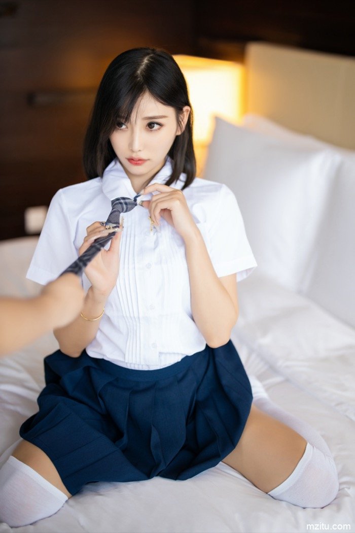 甜美女神杨晨晨变装小剧场：被调教的清纯校花