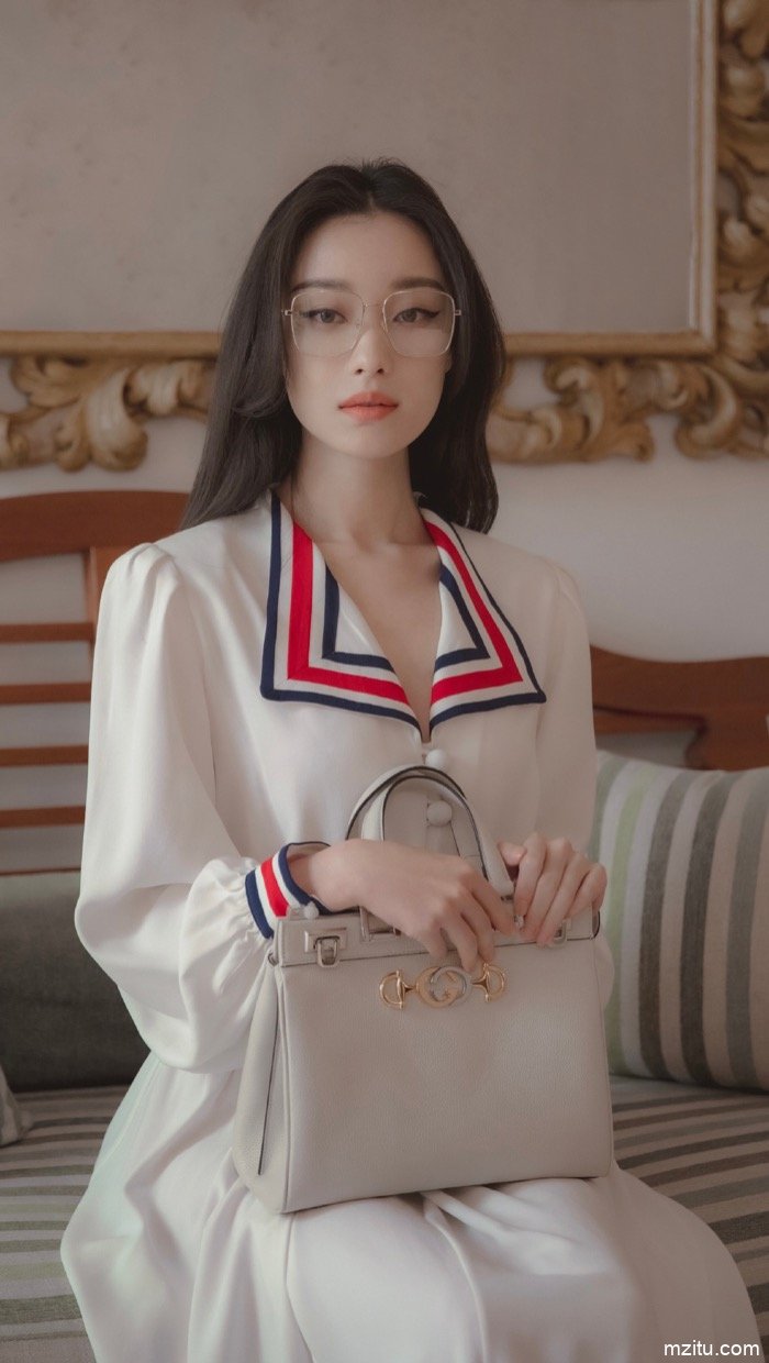 美到无法形容！眼镜女神倪妮秒杀江一燕九条街