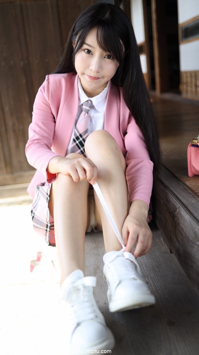 色妹子朱可儿日本写真原图，精彩福利真实呈现