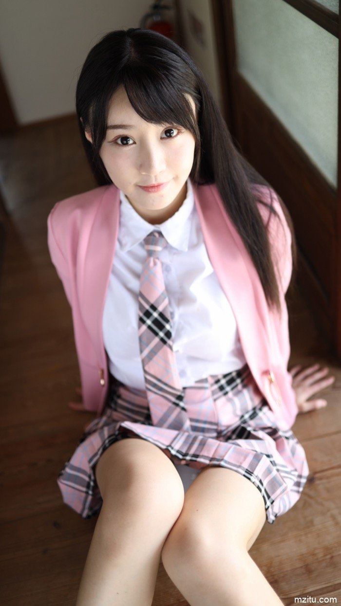 色妹子朱可儿日本写真原图，精彩福利真实呈现