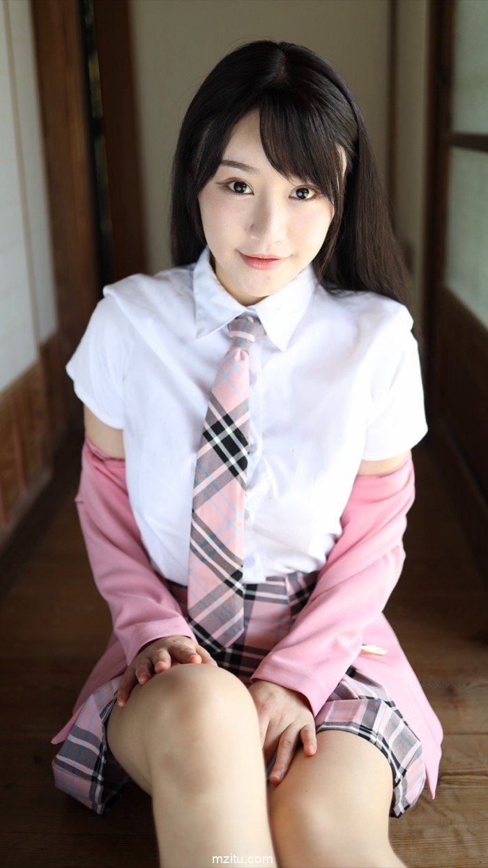 色妹子朱可儿日本写真原图，精彩福利真实呈现