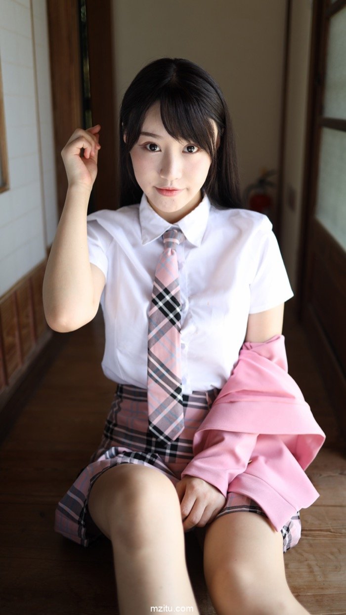 色妹子朱可儿日本写真原图，精彩福利真实呈现