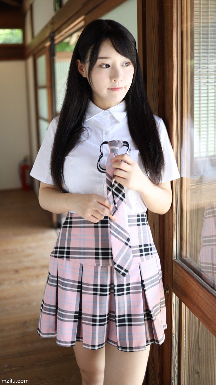 色妹子朱可儿日本写真原图，精彩福利真实呈现