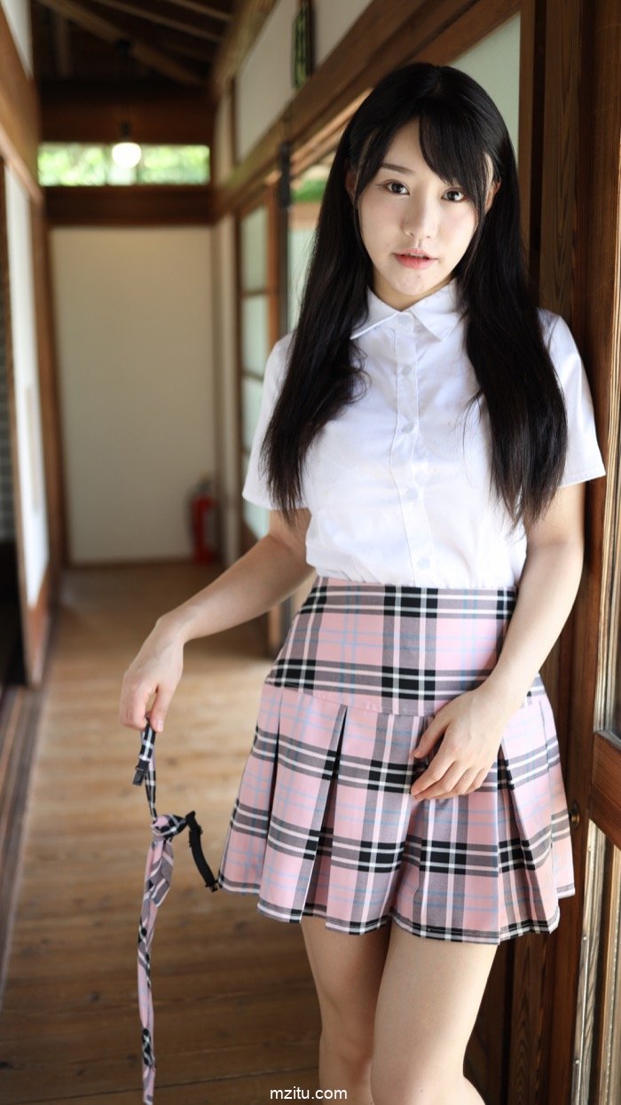 色妹子朱可儿日本写真原图，精彩福利真实呈现