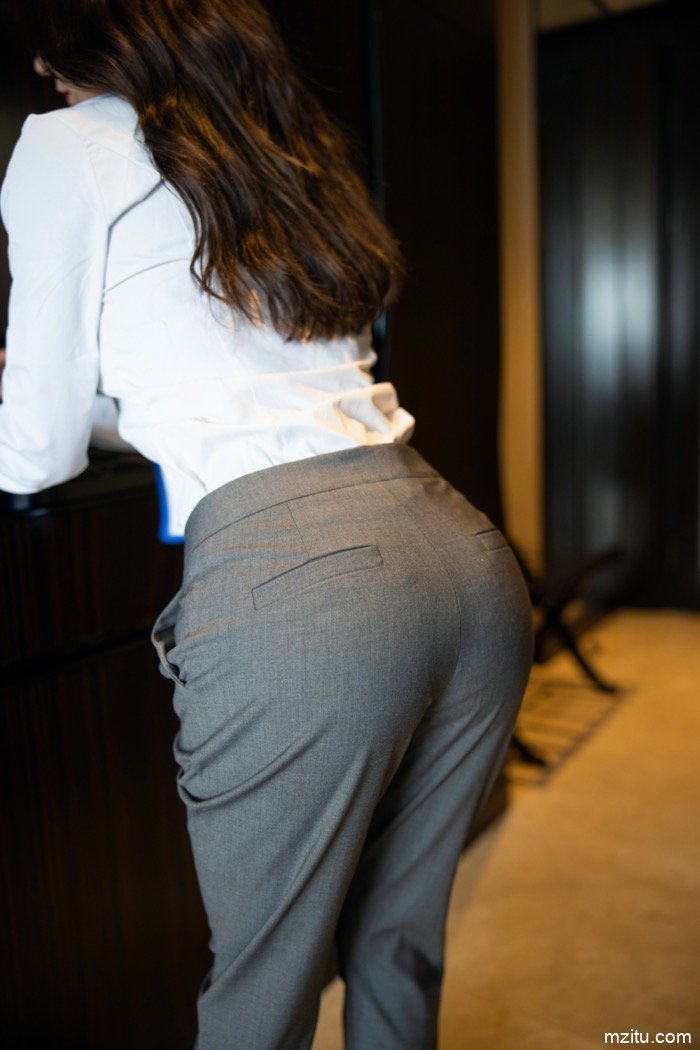 性感女神周于希剧情写真 演绎老板与秘书的故事