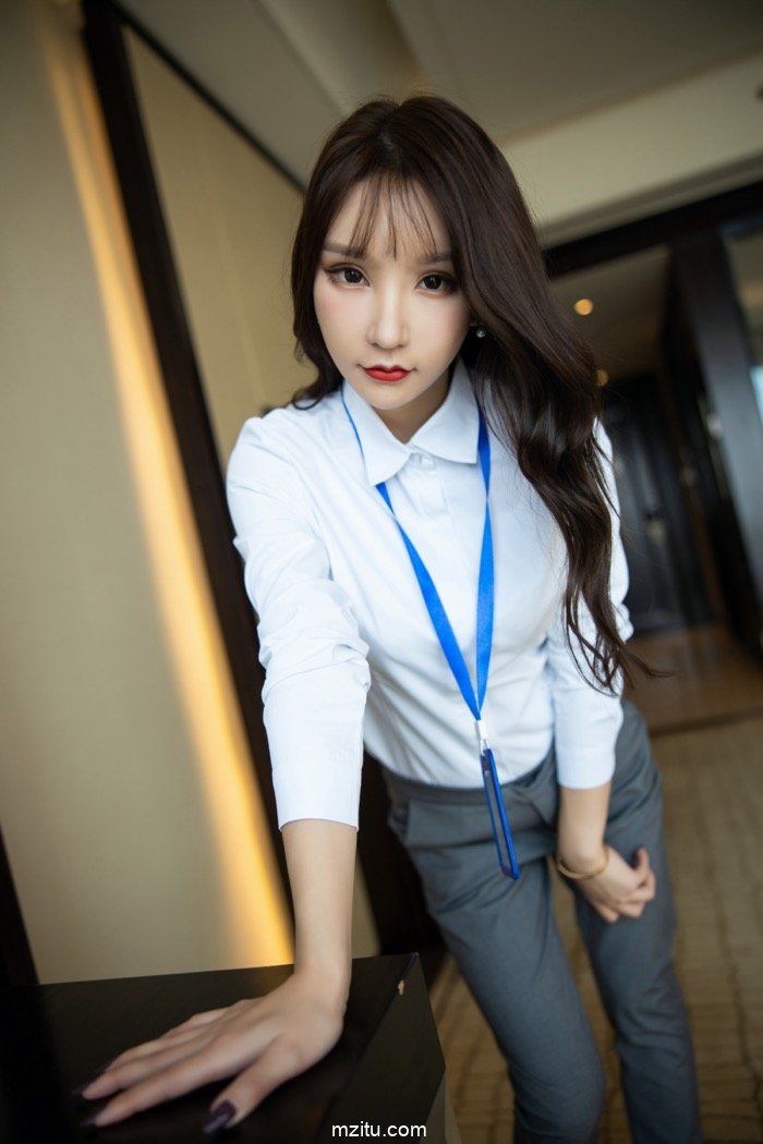 性感女神周于希剧情写真 演绎老板与秘书的故事