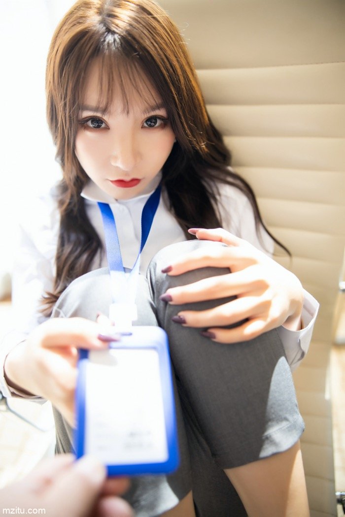 性感女神周于希剧情写真 演绎老板与秘书的故事