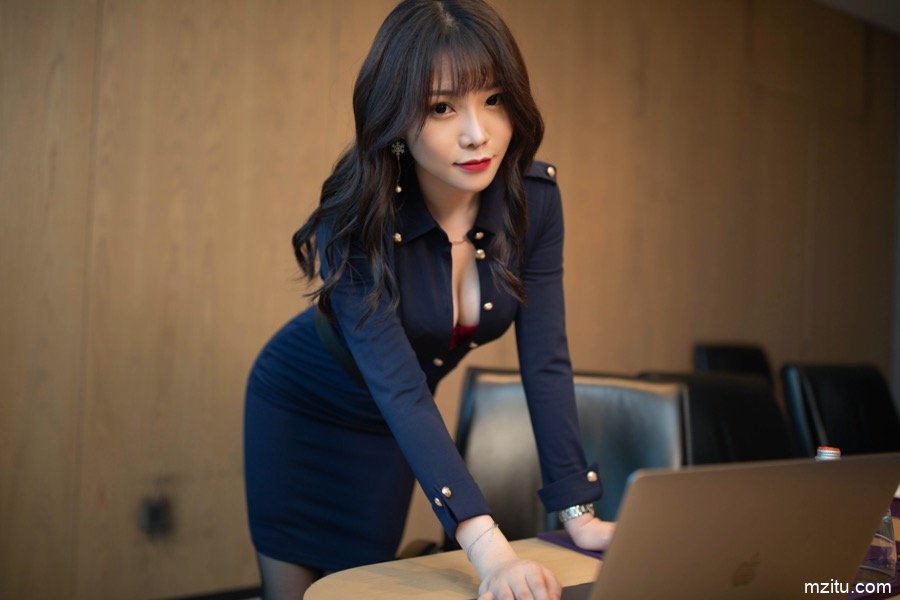 被驯服的秘书 芝芝Booty满足你对潜规则的幻想