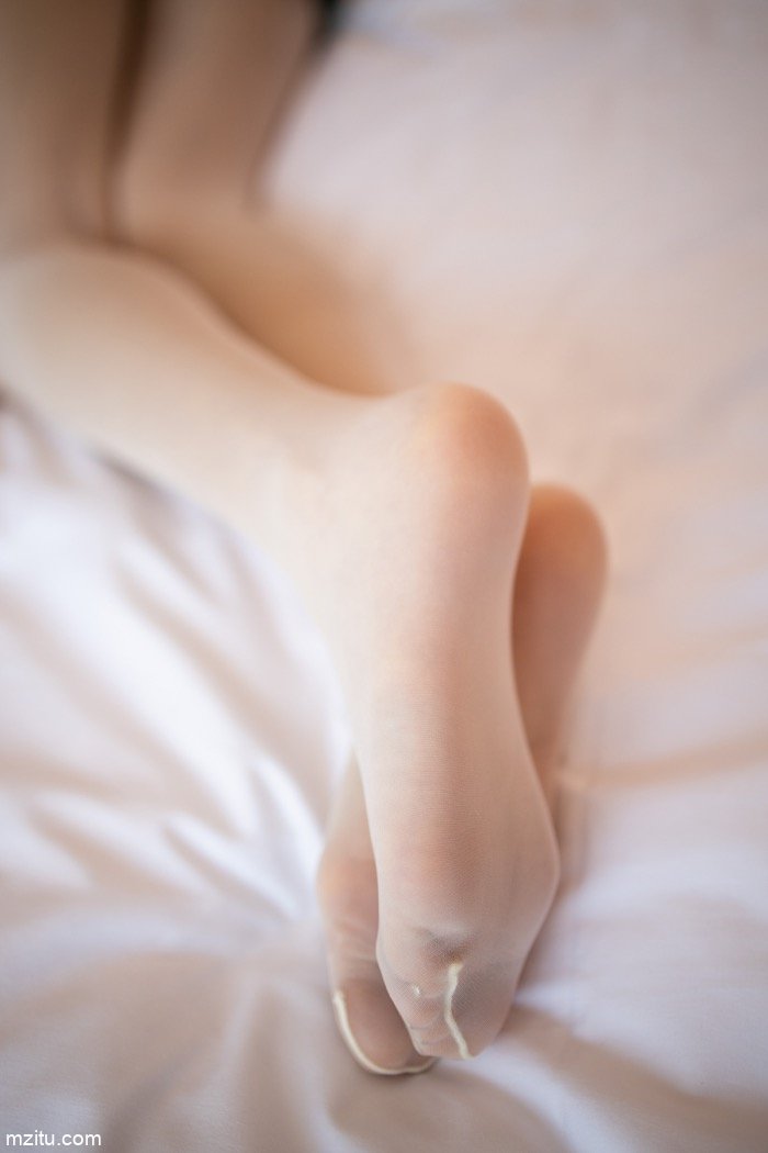 令人窒息的完美身材 顶级尤物杨晨晨肉丝美腿高跟诱惑