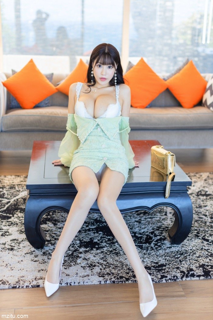 朱可儿的胸真大，网友血脉喷张直呼晕奶