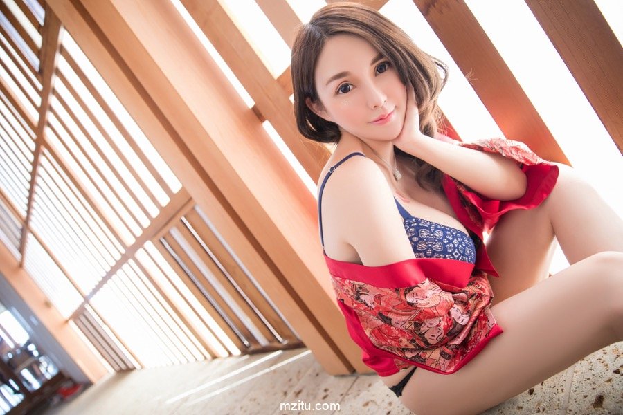 清纯少妇沈蜜桃胸部超大 深沟巨乳满足你的乳夹幻想