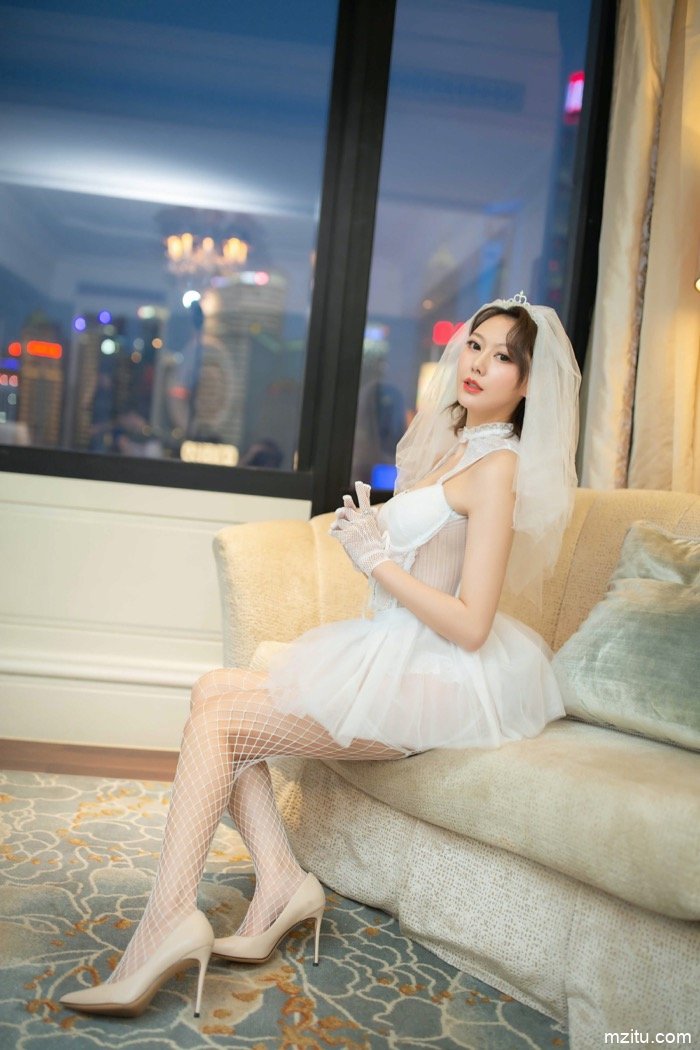 极品尤物艺轩婚纱写真 美妙身姿唯美清新又性感火辣