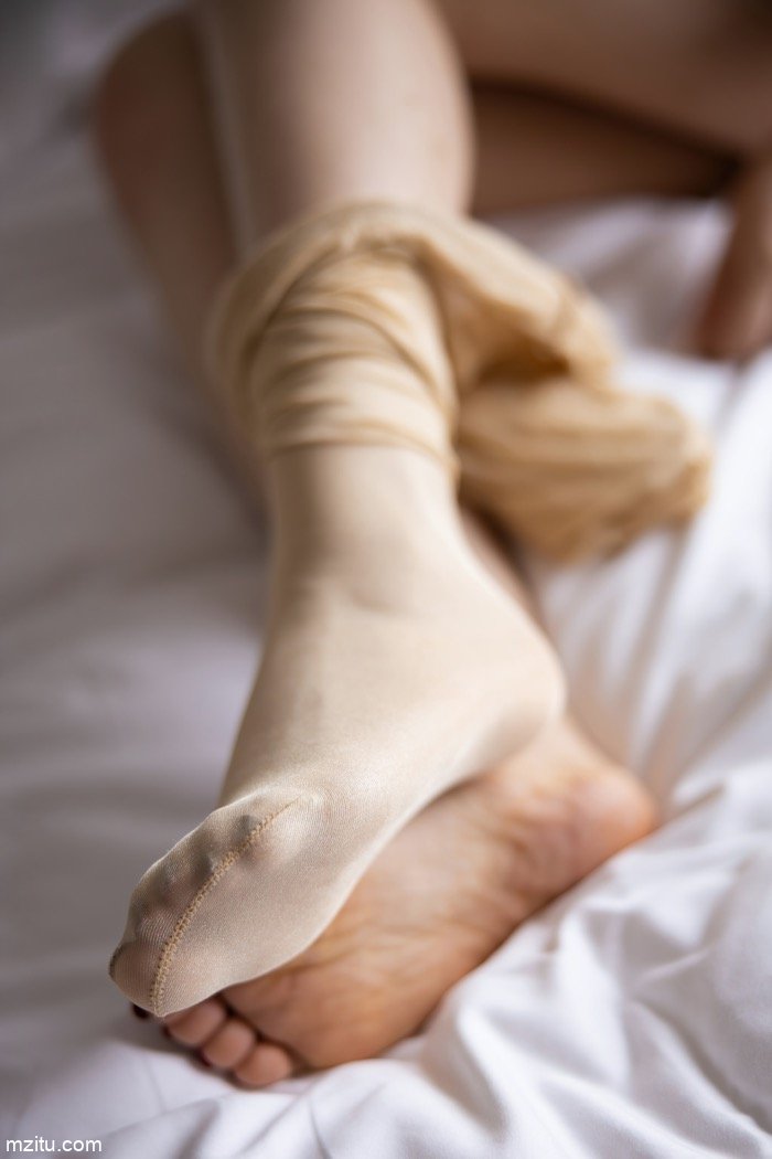 人间尤物绯月樱 胸大腰细腿长屁股翘