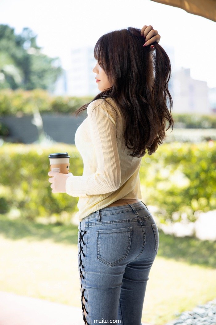脱给你看！宅男女神芝芝Booty前凸后翘身材好到爆炸