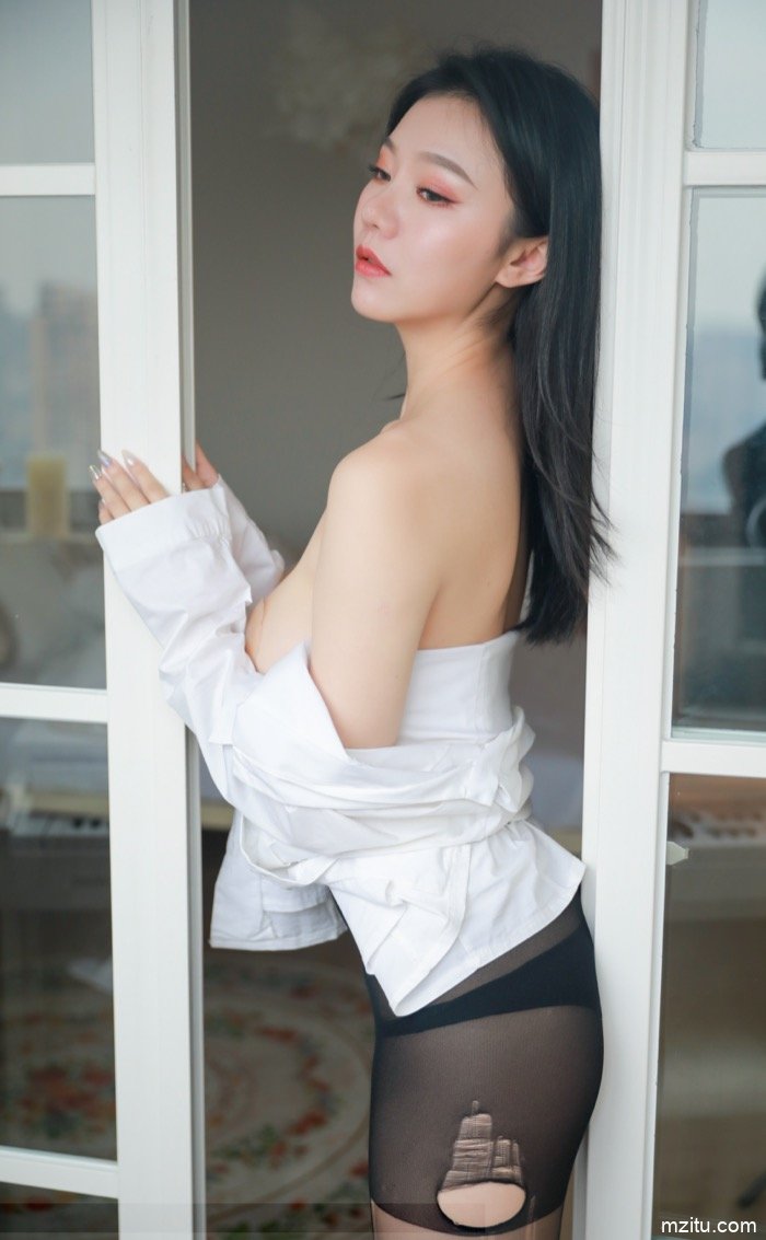 极品美女anran私密写真 销魂双乳尽显人体之美