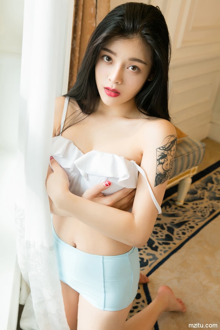 清秀阳光不粘人 微微的性感温和而恬静