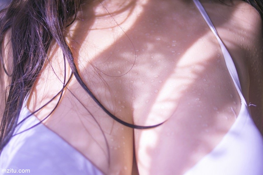 性感美妞雅末子欲露还羞 美妙胴体玲珑有致