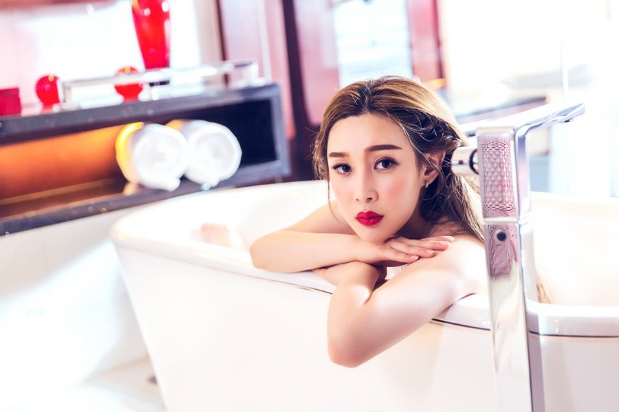 美腿御姐申美嫣 风情万种秒杀年轻妹妹