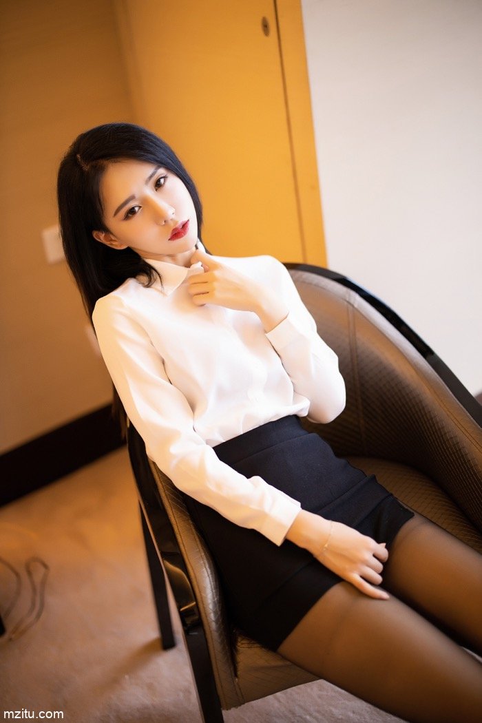 公司新来的秘书，身材真不错