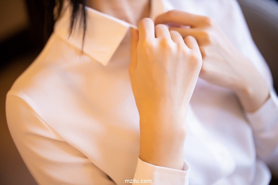 公司新来的秘书，身材真不错