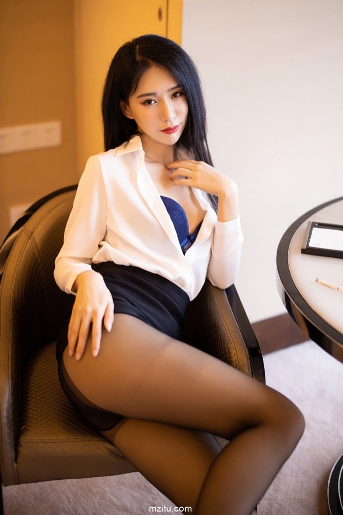 公司新来的秘书，身材真不错