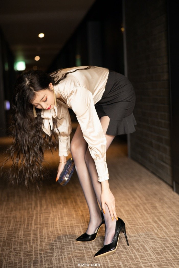 满足你的约炮幻想 女神杨晨晨上门陪你度春宵