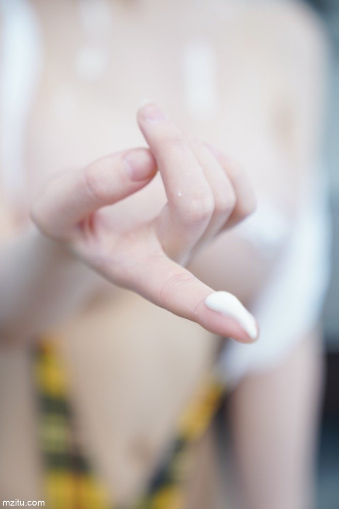 身娇体柔易推倒，甜美可人UU酱童颜巨乳娇艳欲滴