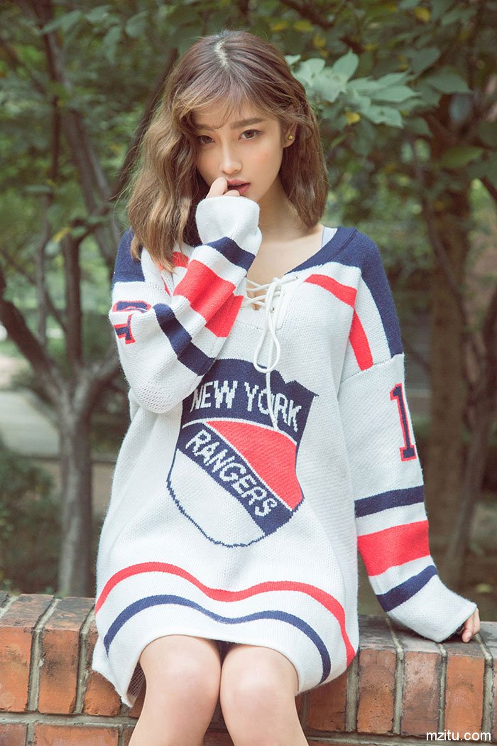 E杯爆乳胸器逼人！性感轻熟女杨晨晨绽放甜蜜的诱惑