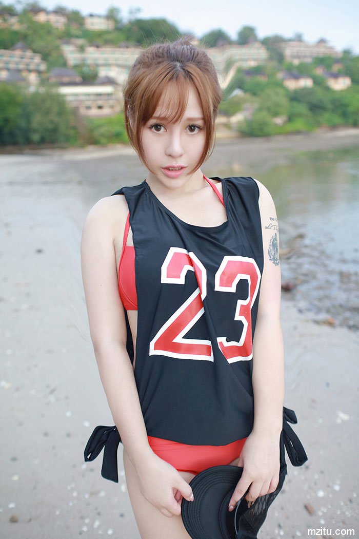 清纯萝莉Evelyn艾莉性感内衣写真 诱人的渔网袜尽显魔鬼身材