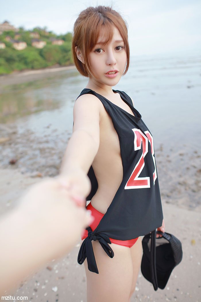 清纯萝莉Evelyn艾莉性感内衣写真 诱人的渔网袜尽显魔鬼身材