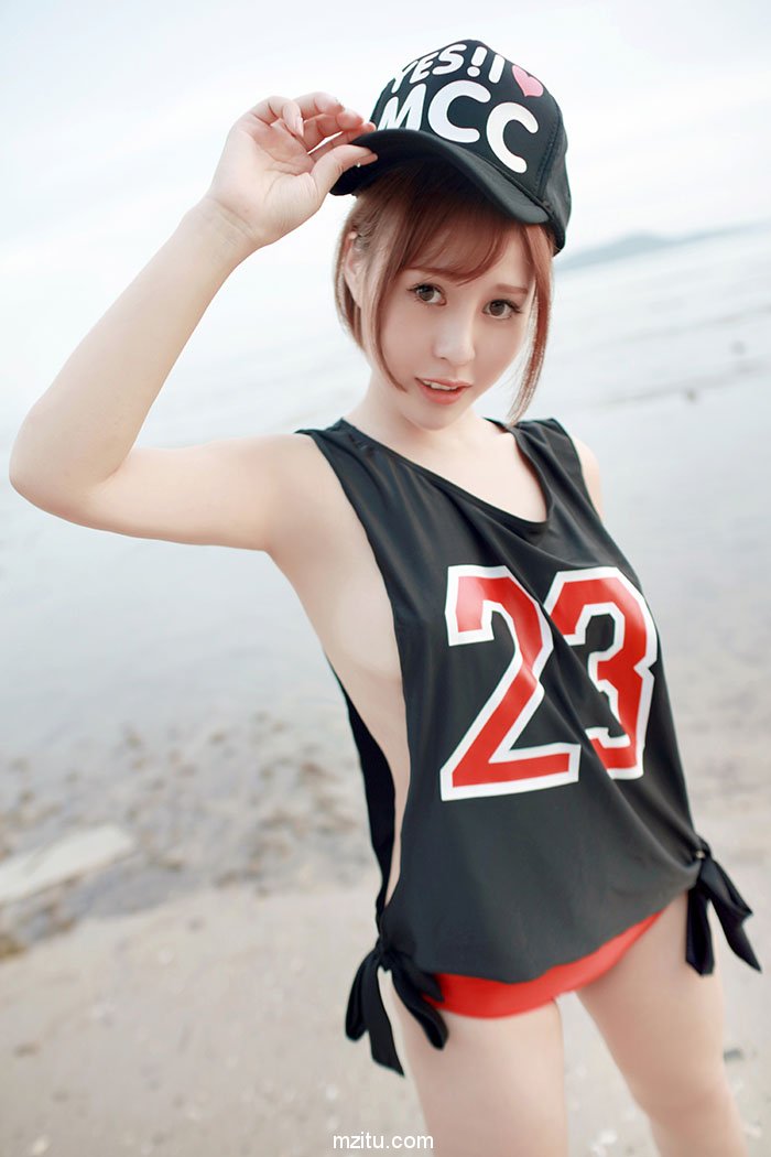 清纯萝莉Evelyn艾莉性感内衣写真 诱人的渔网袜尽显魔鬼身材