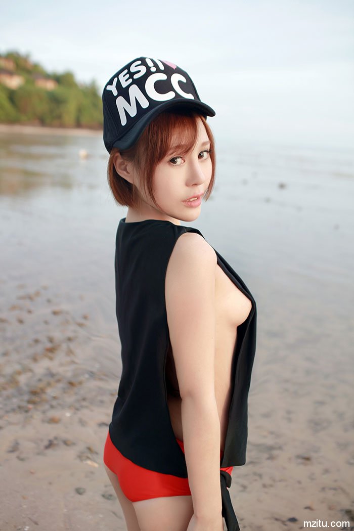 清纯萝莉Evelyn艾莉性感内衣写真 诱人的渔网袜尽显魔鬼身材