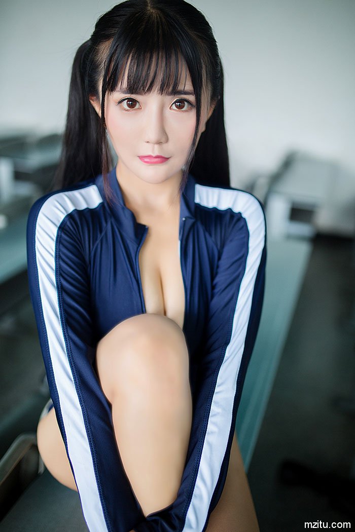 童颜巨乳学生妹阿乖Kiddo大玩制服诱惑 可爱俏皮魅力难挡